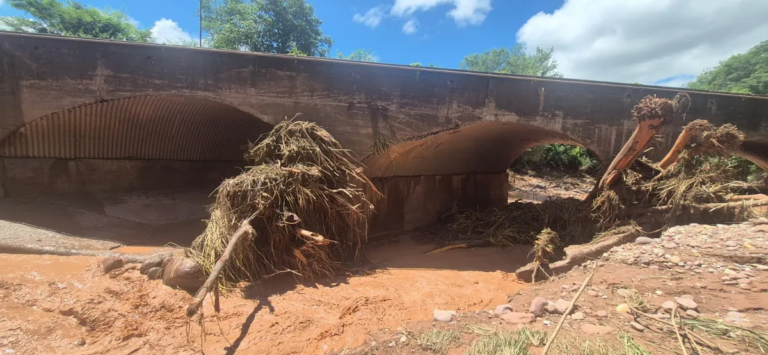 Por crecidas y desbordes declararon emergencia en El Bananal