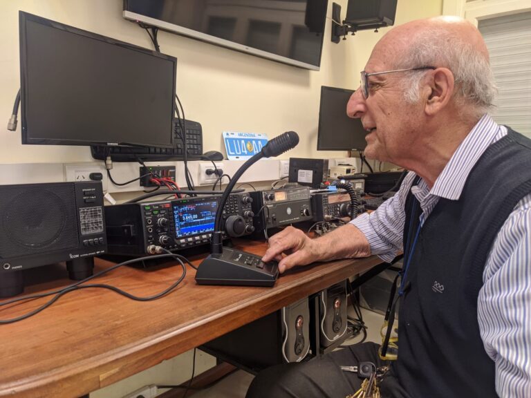 Hoy 18 de abril: Día del Radioaficionado