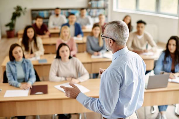 Hoy 15 de mayo: Día del Docente Universitario
