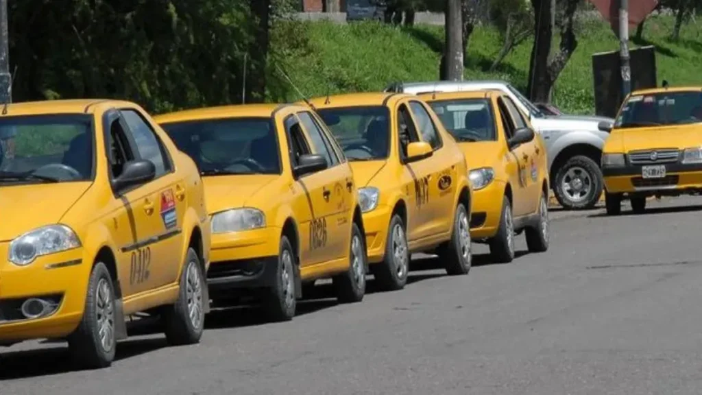 Taxistas exigen reducción de impuestos