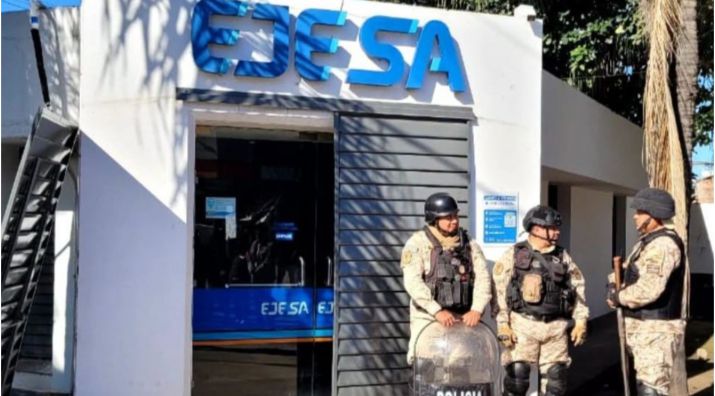 Vecinos de Libertador reclamaron por cobros excesivos de Luz