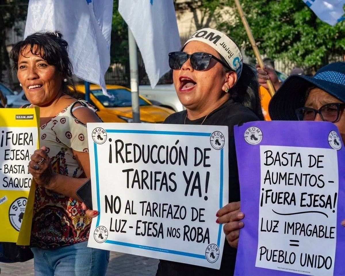 Continúa la junta de firmas para frenar los aumentos de luz