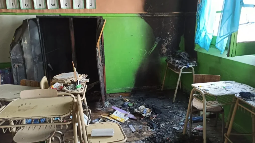 Otra escuela fue dañada por delincuentes
