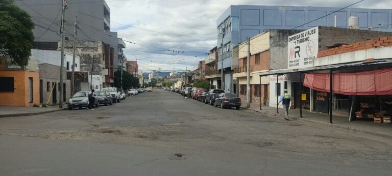 Vecinos reclaman mejoras de desagües y servicios en Alto Gorriti