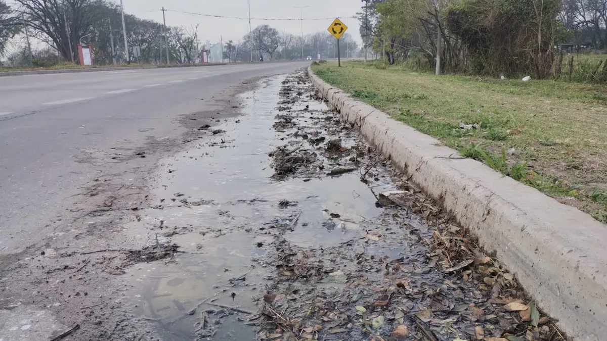 Vecinos de Uquía reclaman por el desborde de cloacas