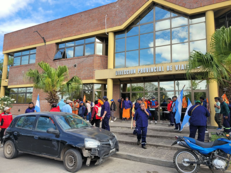 Trabajadores de Vialidad denuncian bajos salarios y desmantelamiento del organismo