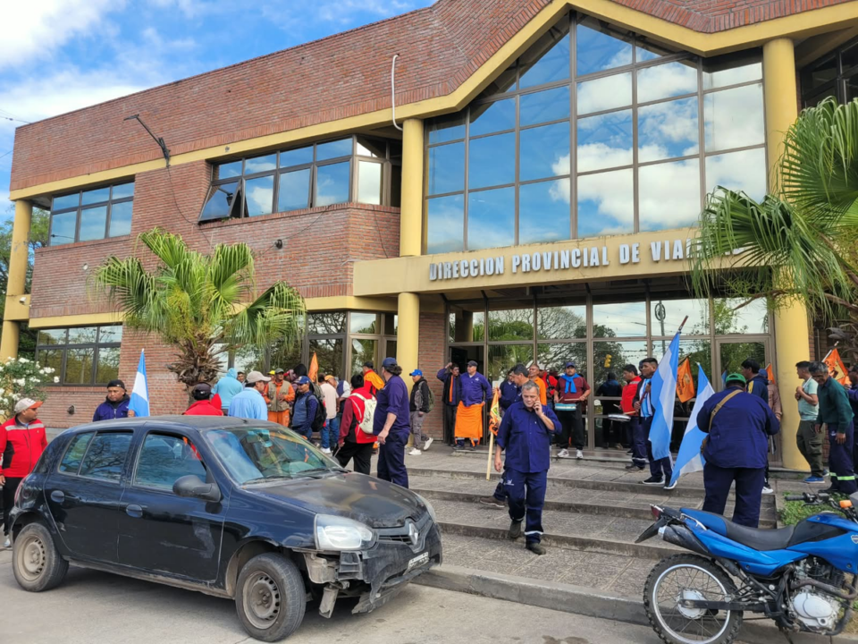 Trabajadores de Vialidad denuncian bajos salarios y desmantelamiento del organismo