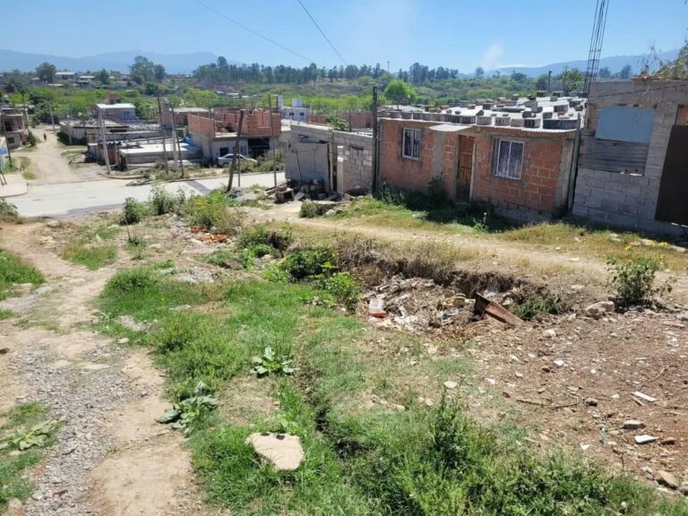 Vecinos de Alto Comedero reclaman por falta de obras en el barrio